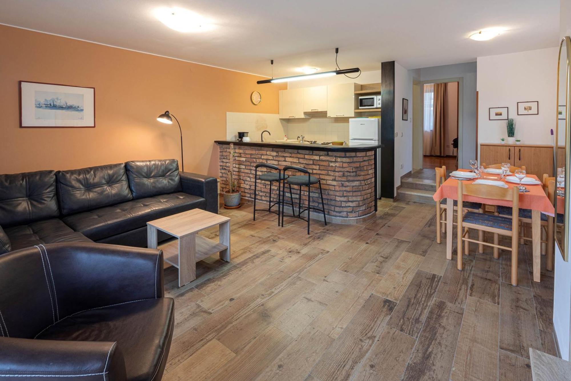 Apartments Bozena โปเรช ภายนอก รูปภาพ